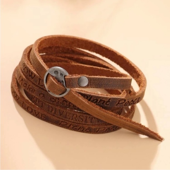 POSITIVE VIBES LEATHER WRAP AROUND BRACELET WITH SILVER BUCKLE!!! - Picture 2 of 4